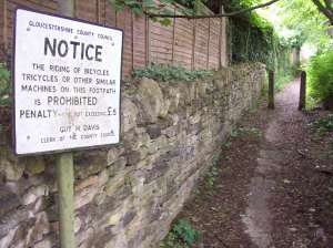 Nailsworth. Footpath from Egypt Mill to Northfields Rd, June 2015.